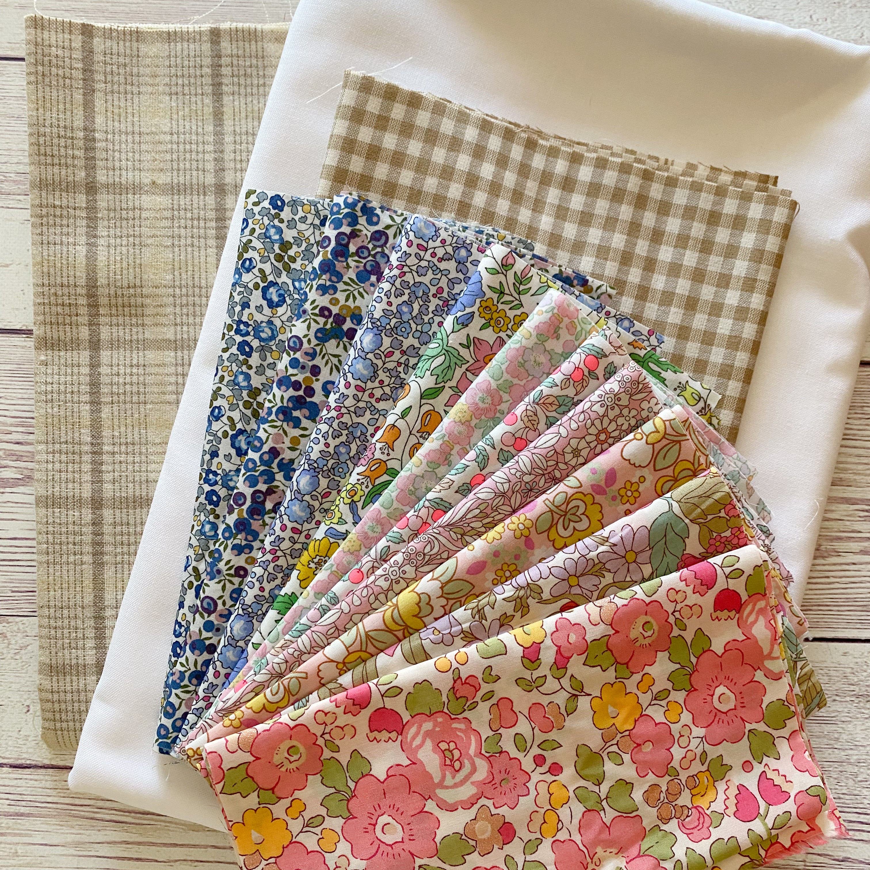 Mabel Annie Small Lap Quilt Kit in Liberty