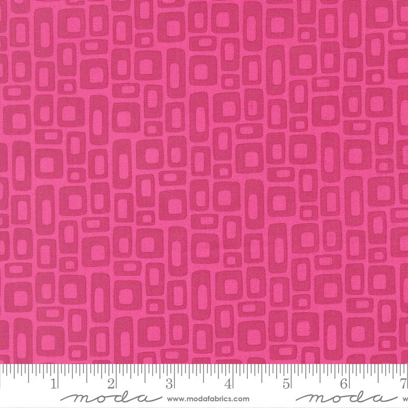 Elizabeth Hartman Scenery - Marshmallow - Fuchsia