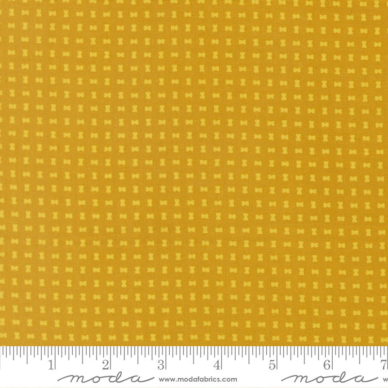 Elizabeth Hartman Scenery - Spools - Golden